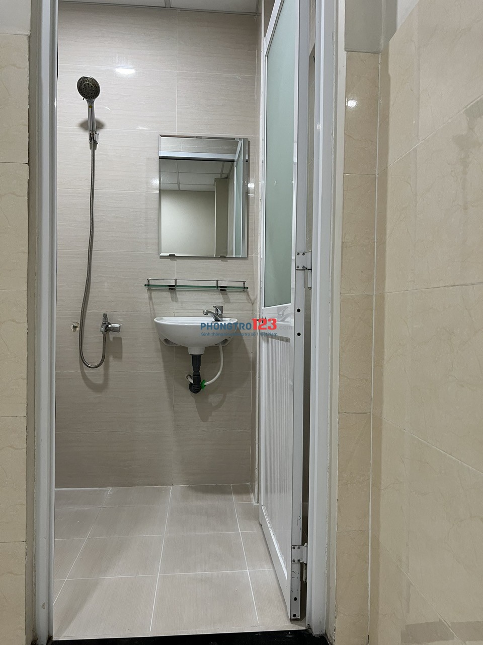  PHÒNG 3TR8 ĐỐI DIỆN Gigamall – THANG MÁY – AN NINH – CÓ SÂN PHƠI RIÊNG