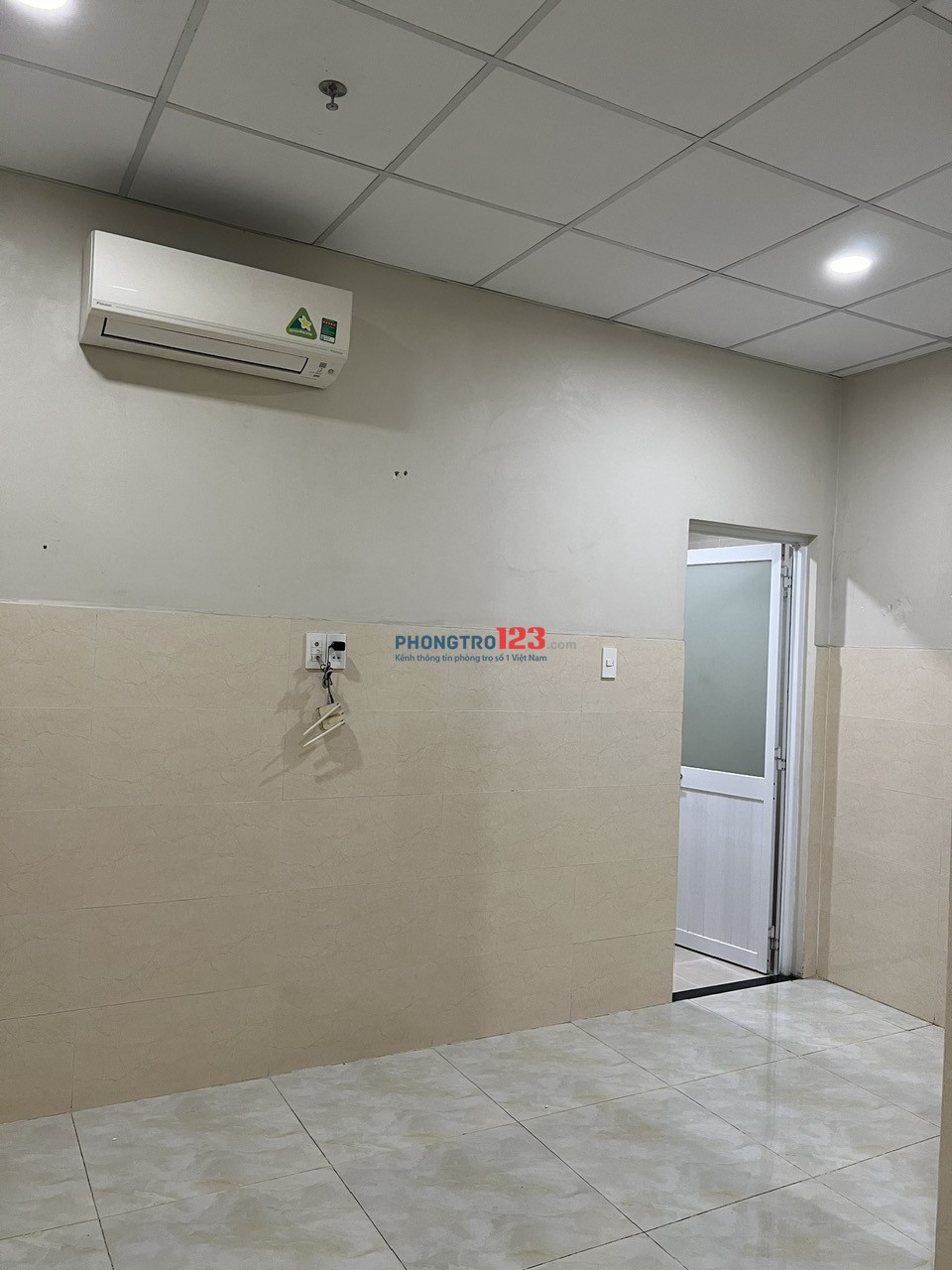  PHÒNG 3TR8 ĐỐI DIỆN Gigamall – THANG MÁY – AN NINH – CÓ SÂN PHƠI RIÊNG