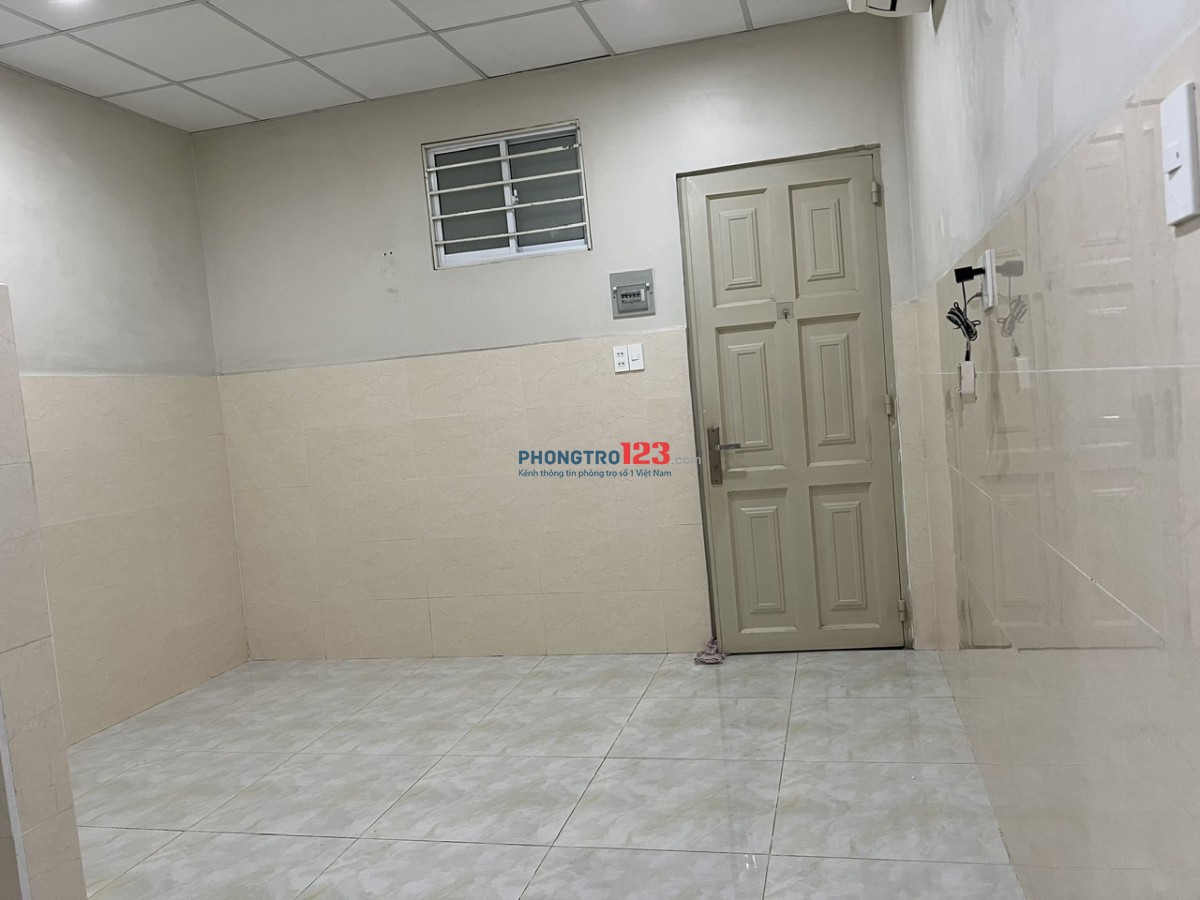  PHÒNG 3TR8 ĐỐI DIỆN Gigamall – THANG MÁY – AN NINH – CÓ SÂN PHƠI RIÊNG