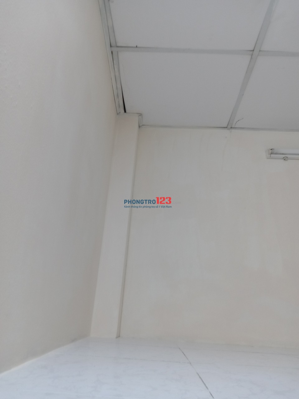 Cho thuê phòng trọ hẻm đối diện Siêu Thị