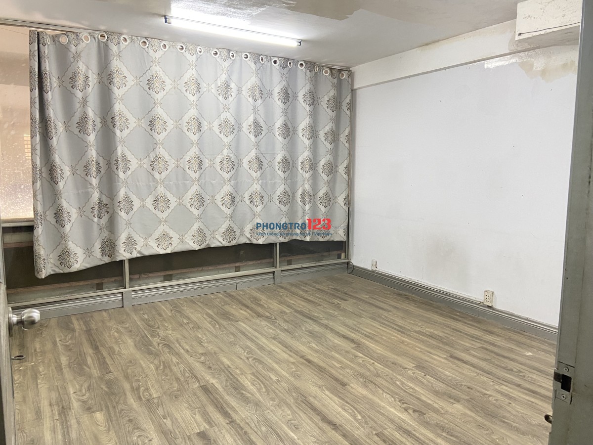 Cho Nữ thuê phòng trọ mặt tiền Quận 4