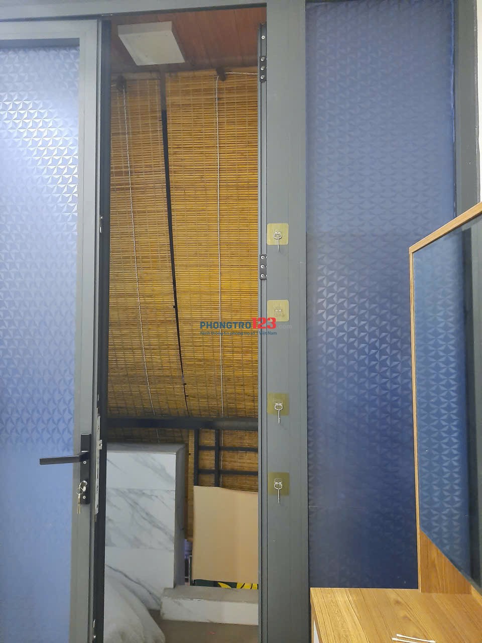 CHÍNH CHỦ CHO THUÊ PHÒNG ĐẸP BAN CÔNG RỘNG – NGAY TRUNG TÂM QUẬN 10