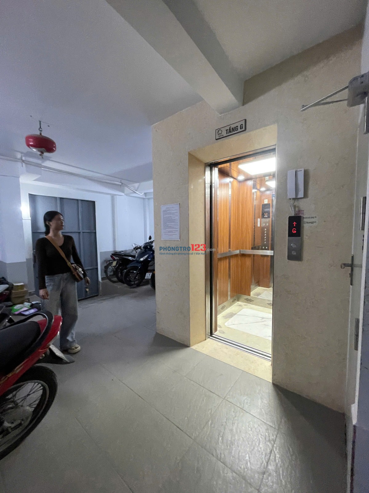 TRỐNG NGAY CĂN HỘ CỬA SỔ LỚN, MÁY GIẶT RIÊNG - NGAY UNG VĂN KHIÊM, BÌNH THẠNH