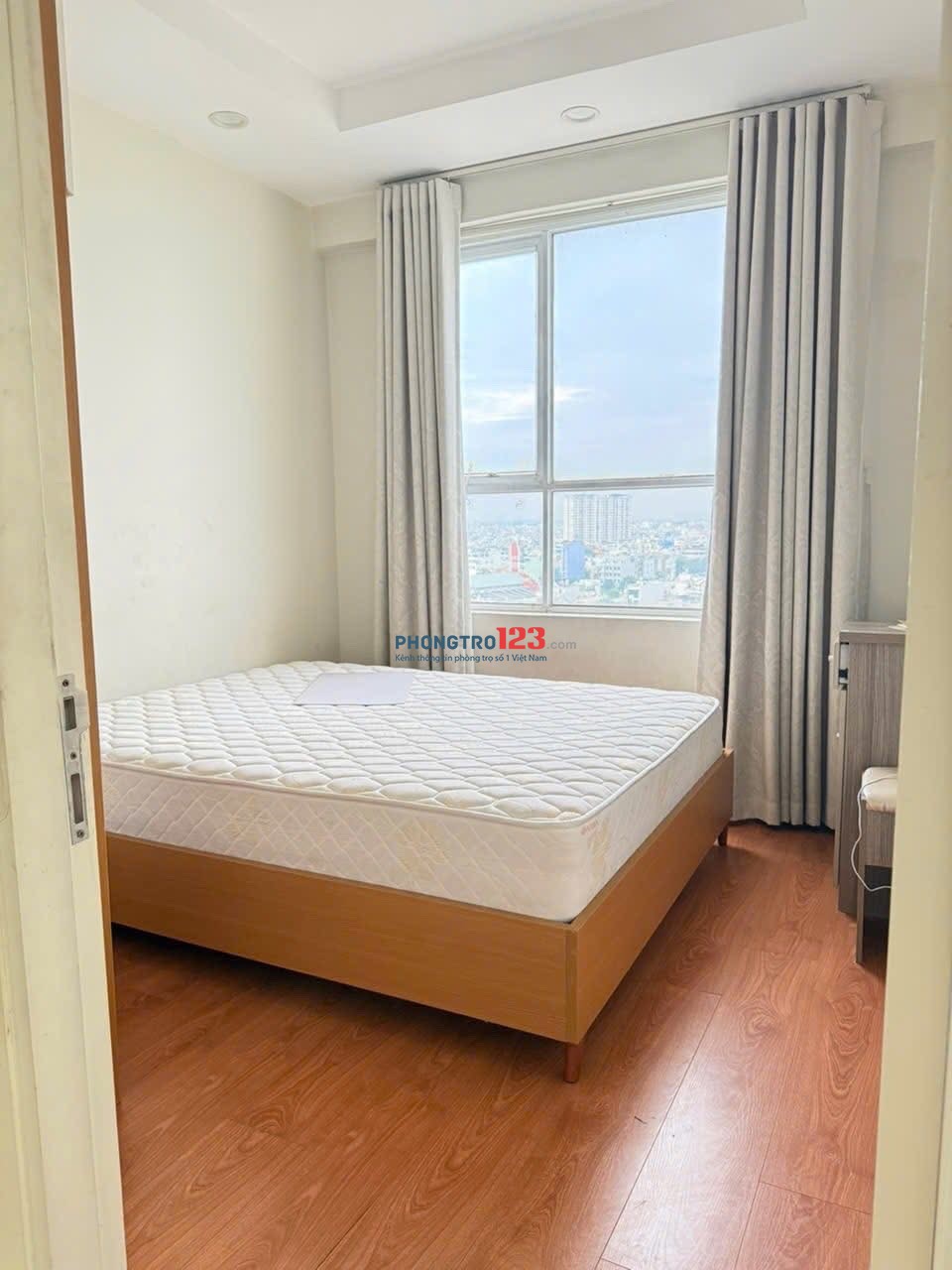 Chung cư Ruby, 2A Nguyễn Sỹ Sách, TB: 120m2, 3p ngủ, full NT, 13,5tr