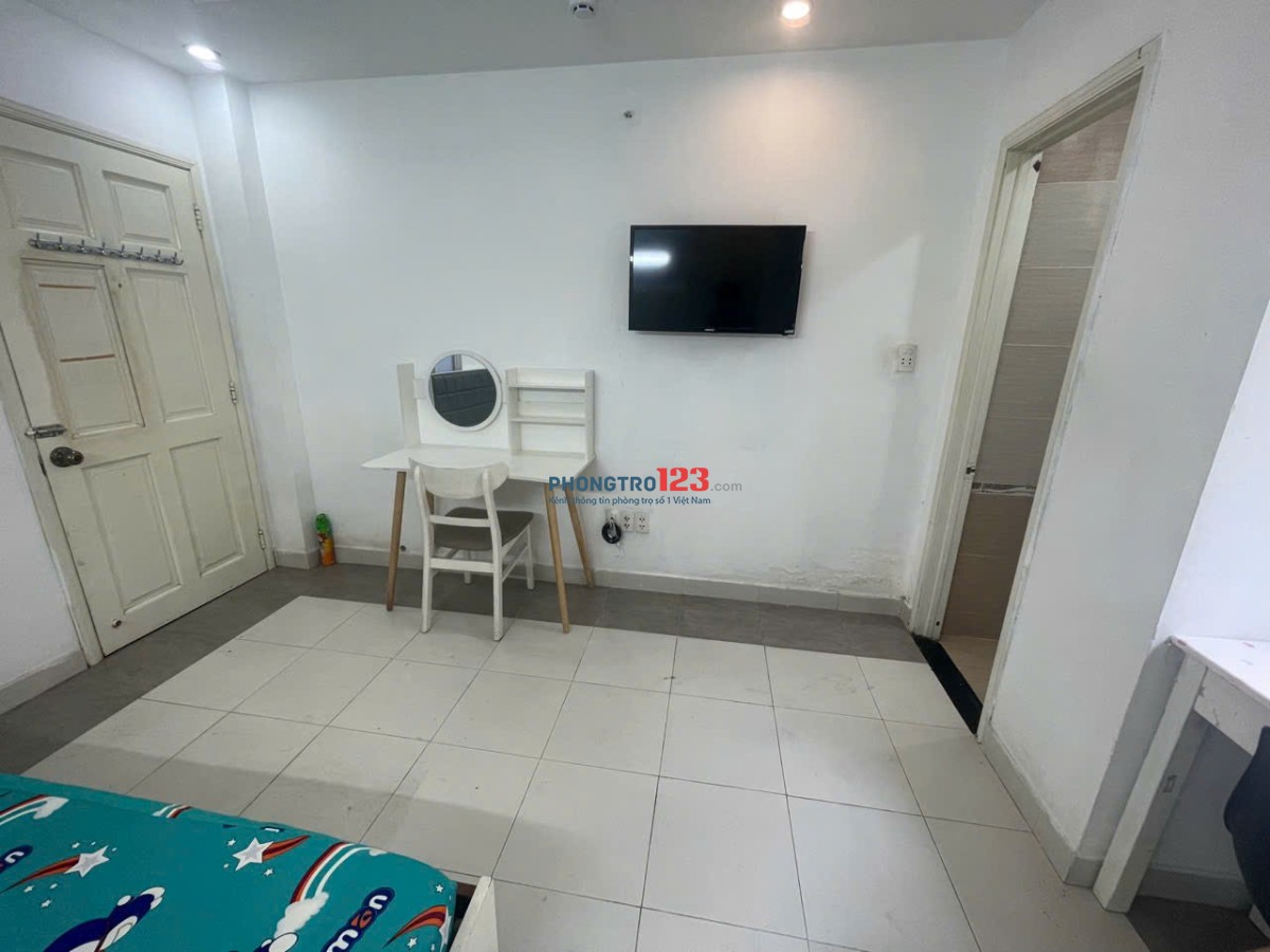 STUDIO FULL NỘI THẤT THANG MÁY QUẬN 1
