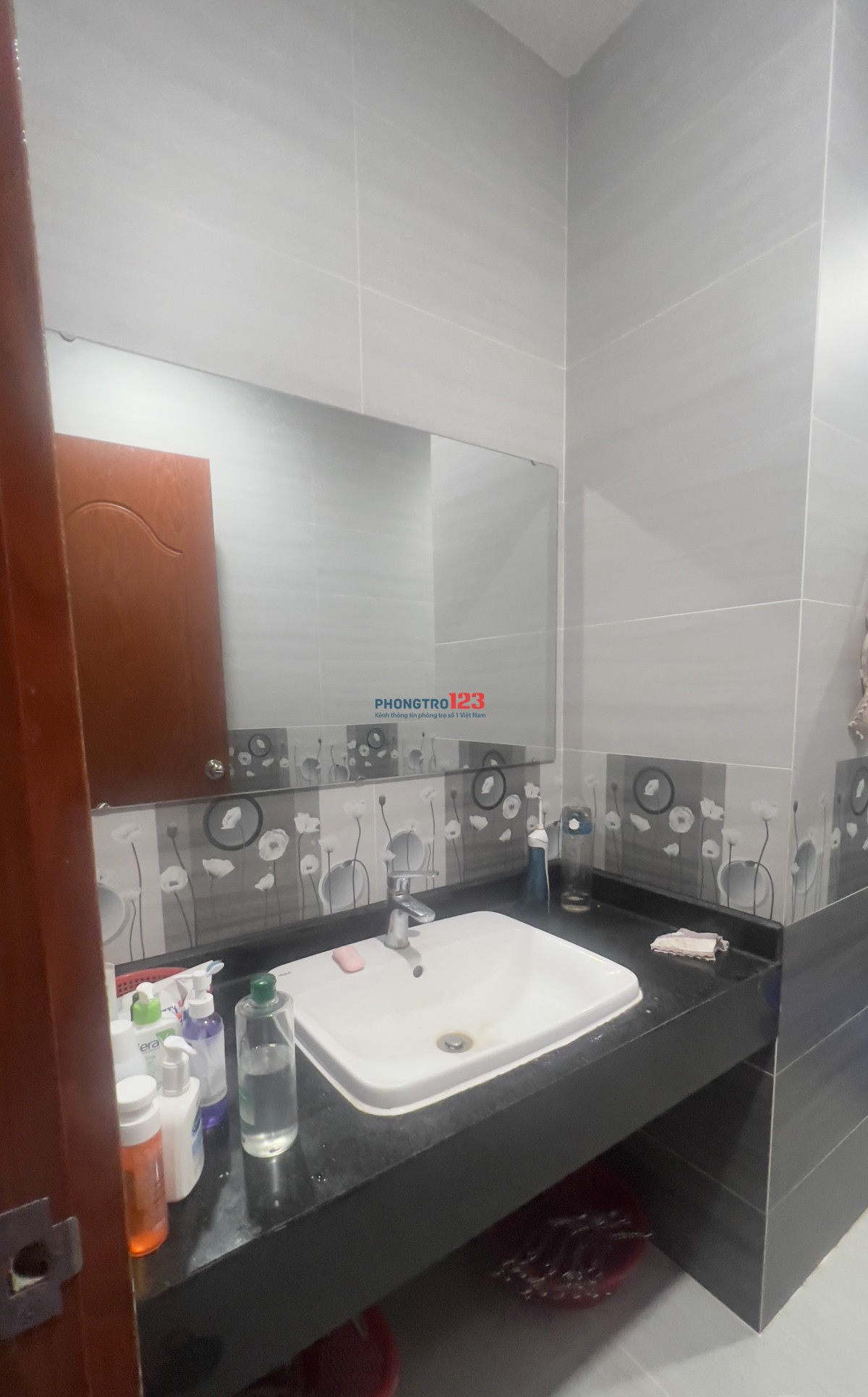 Tìm nữ ở ghép Lê Văn Lương Nhà Bè