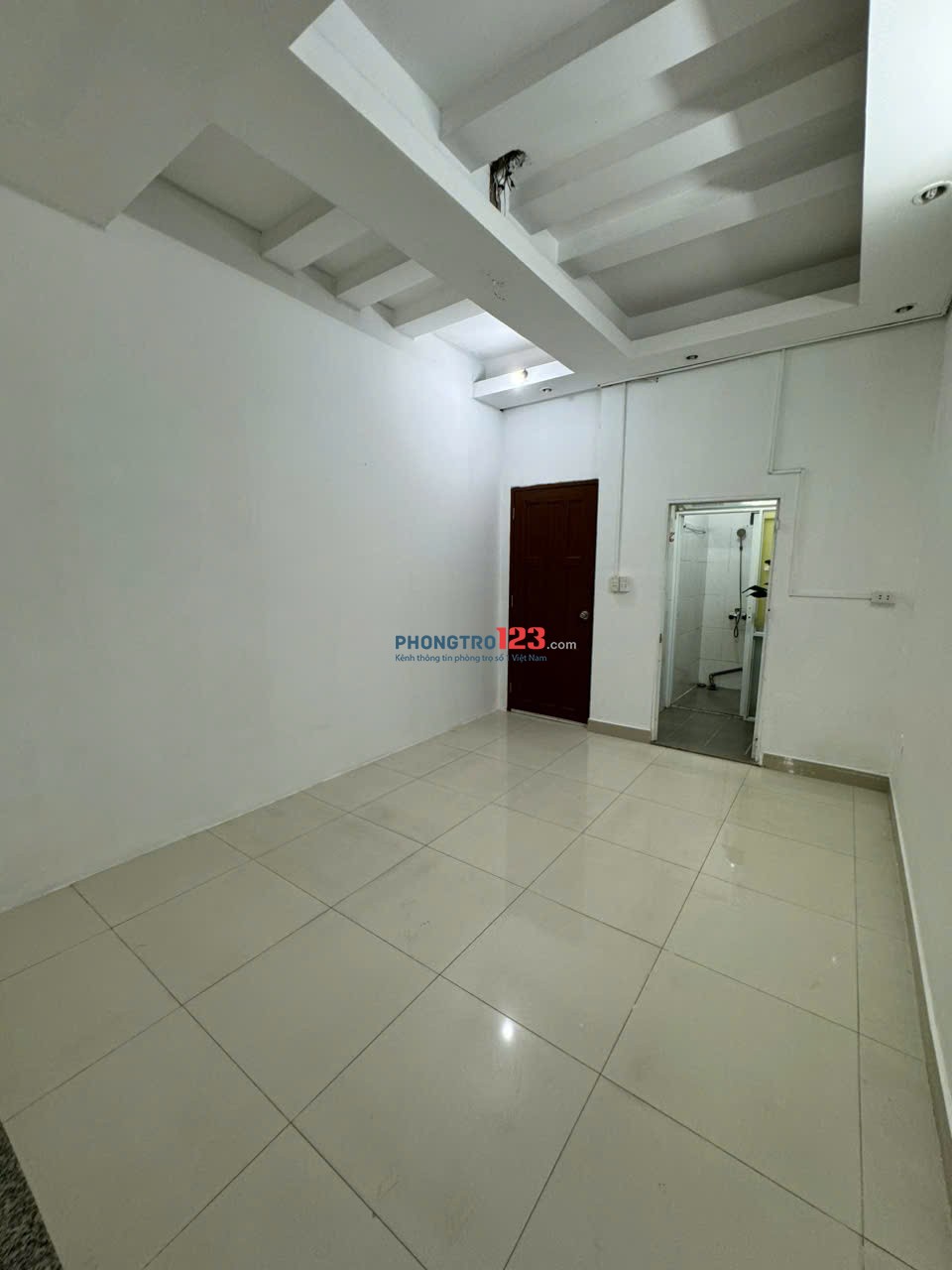 Phòng đẹp có bancon sau 25m2, chỉ 3.2 triệu/tháng, Đối diện hẻm 140 Phạm Văn Chiêu Q. Gò Vấp