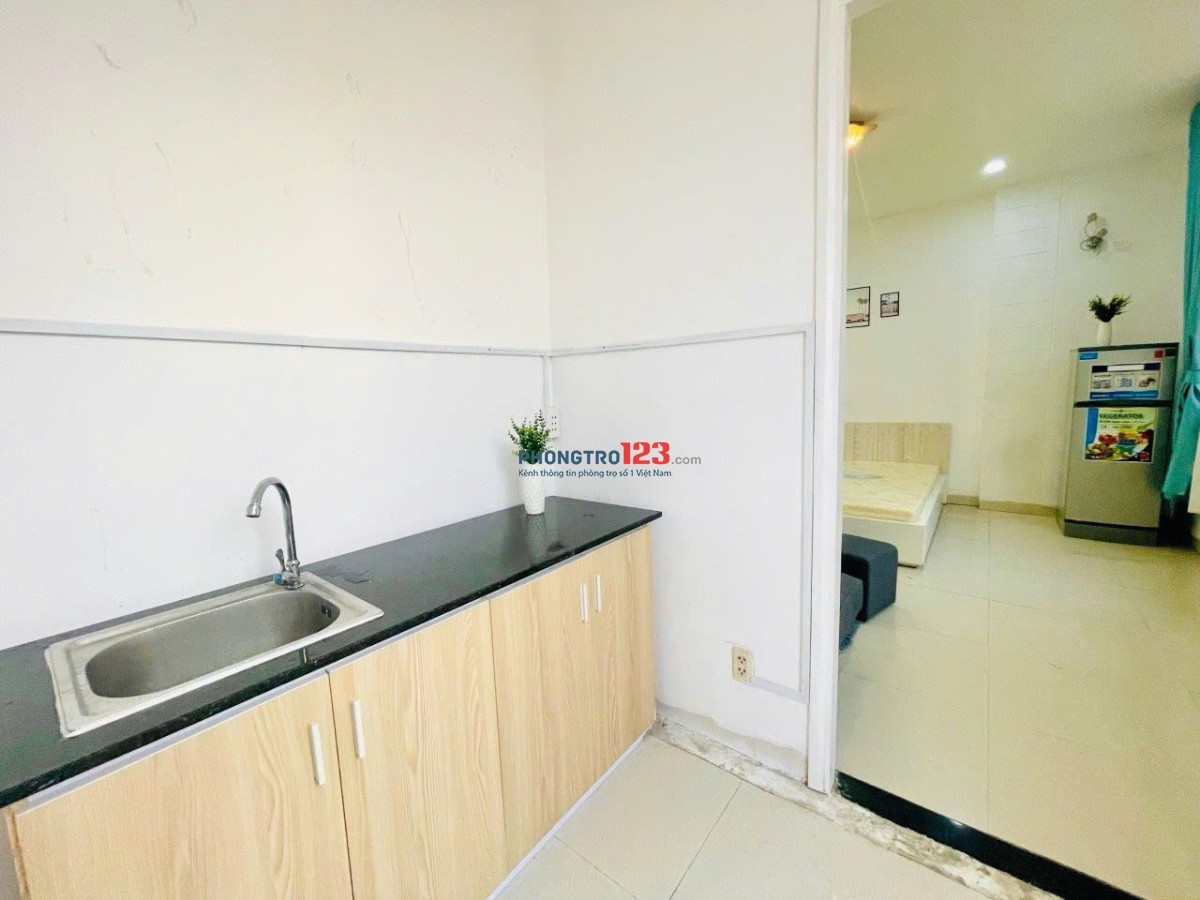 CHDV bancon full nội thất chỉ 6tr/tháng, 71 Hồ Bá Kiện Q.10 (Gần CV Lê Thị Riêng, cư xá Bắc Hải)