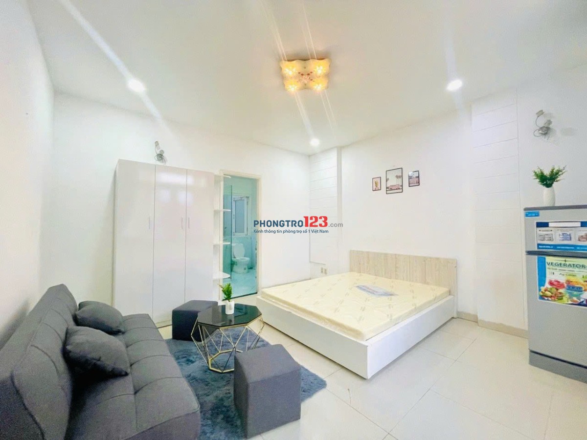 CHDV bancon full nội thất chỉ 6tr/tháng, 71 Hồ Bá Kiện Q.10 (Gần CV Lê Thị Riêng, cư xá Bắc Hải)