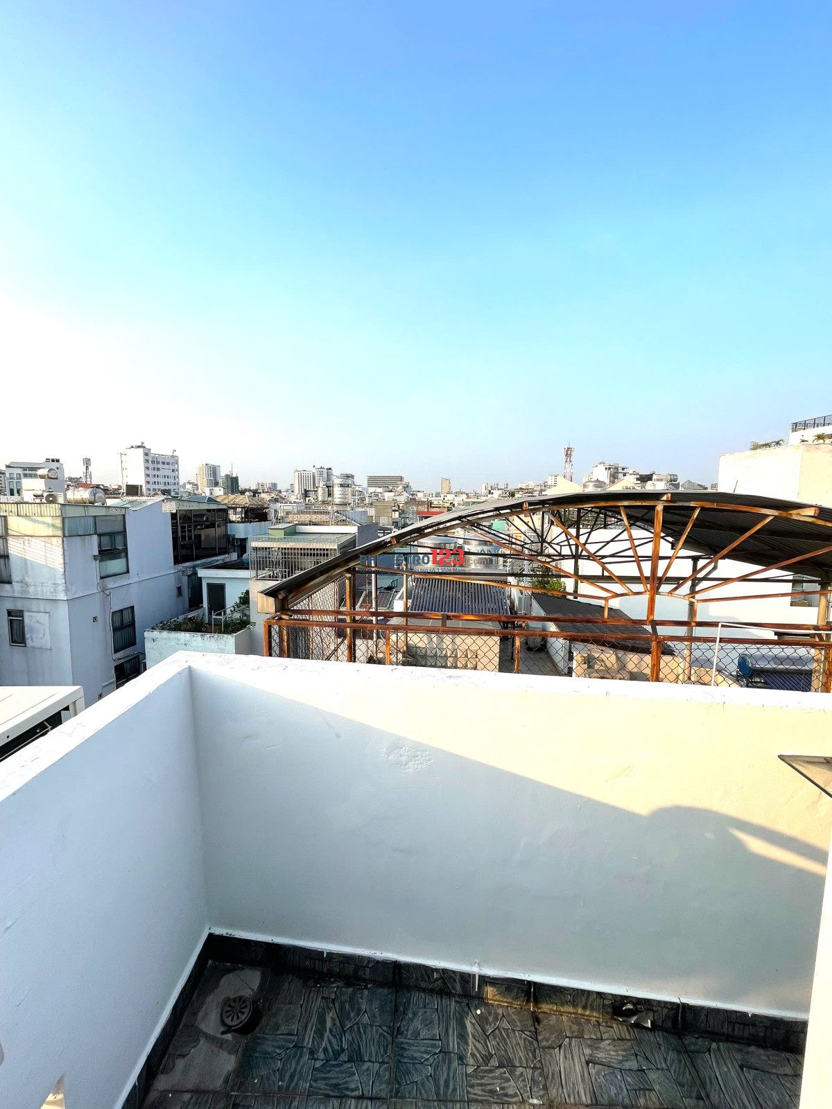 CHO THUÊ PHÒNG TRỌ 1PN TÁCH BẾP CÓ BAN CÔNG RIÊNG SÁT QUẬN 1- HUỲNH VĂN BÁNH, QUẬN PHÚ NHUẬN