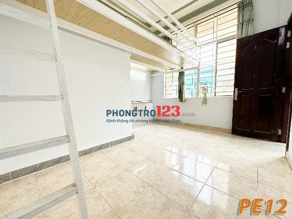 CHO THUÊ TRỌ CÓ GÁC CỬA SỔ NGAY CÔNG VIÊN LÀNG HOA