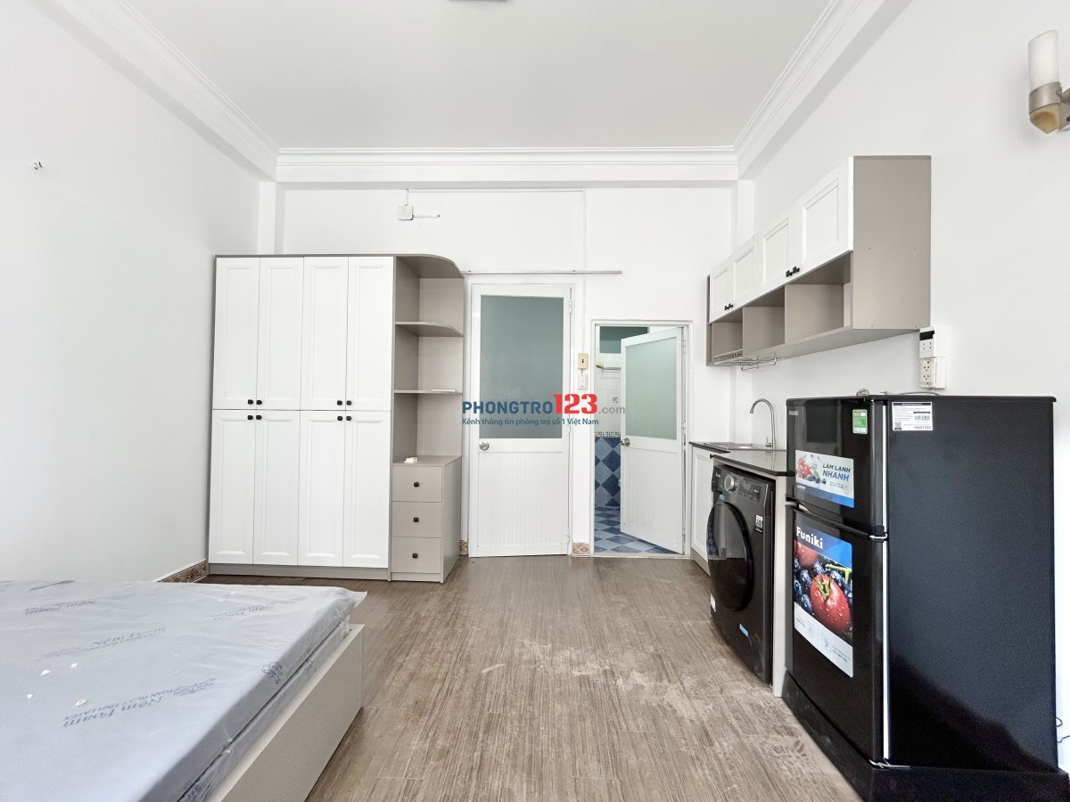 Cho Thuê Phòng Full Nội Thất Ngay Nguyễn Hữu Cảnh – Sát Vách Q1 – Gần ĐH Hutech, Ngoại Thương.
