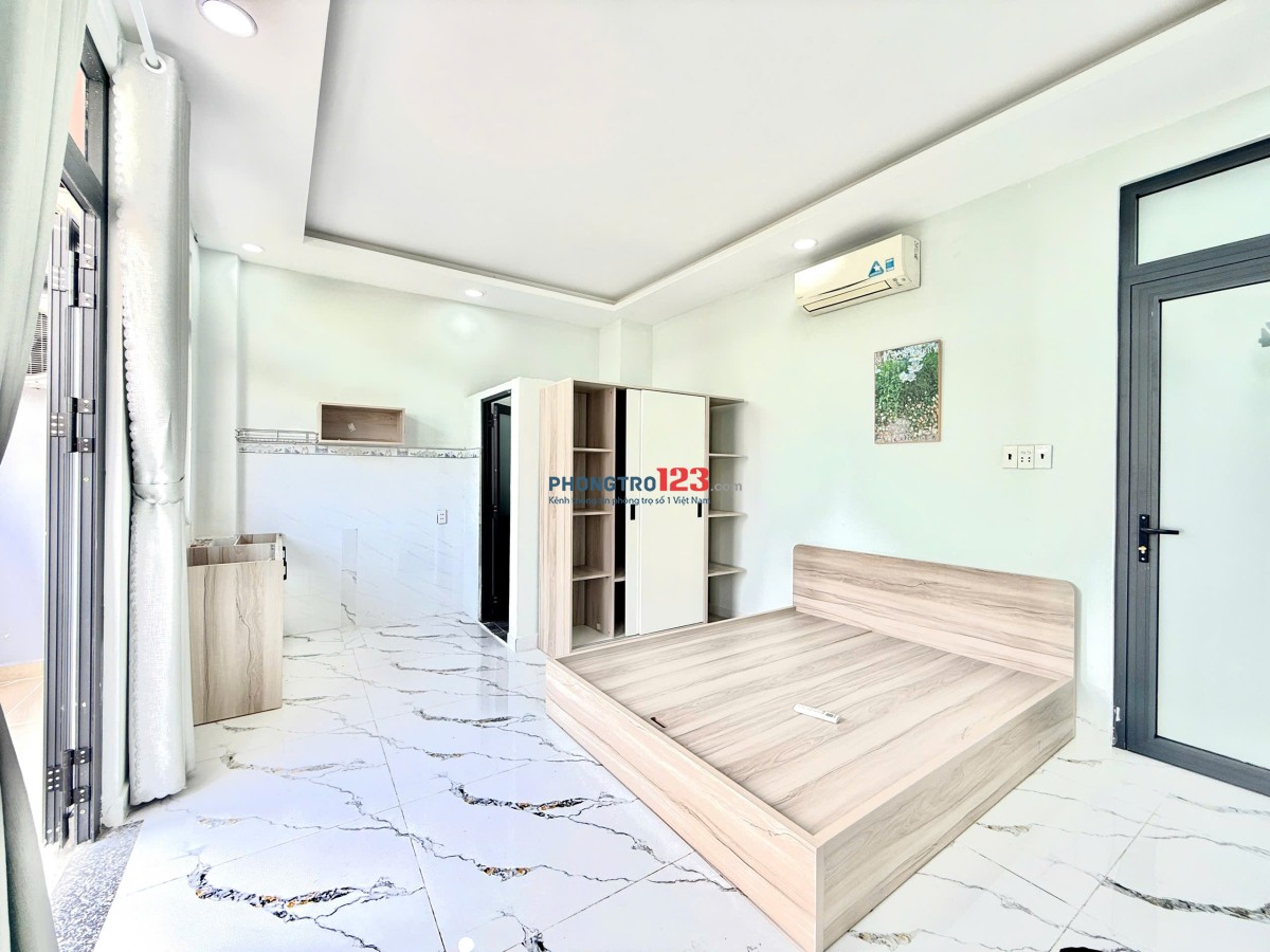 Phòng ban công full nội thất chỉ 6tr đồng