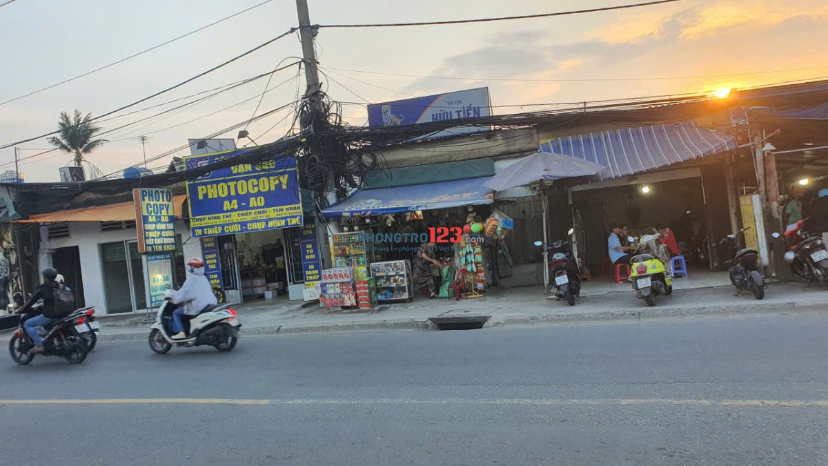 Cho thuê mặt bằng chính chủ diện tích lớn : 300m²
