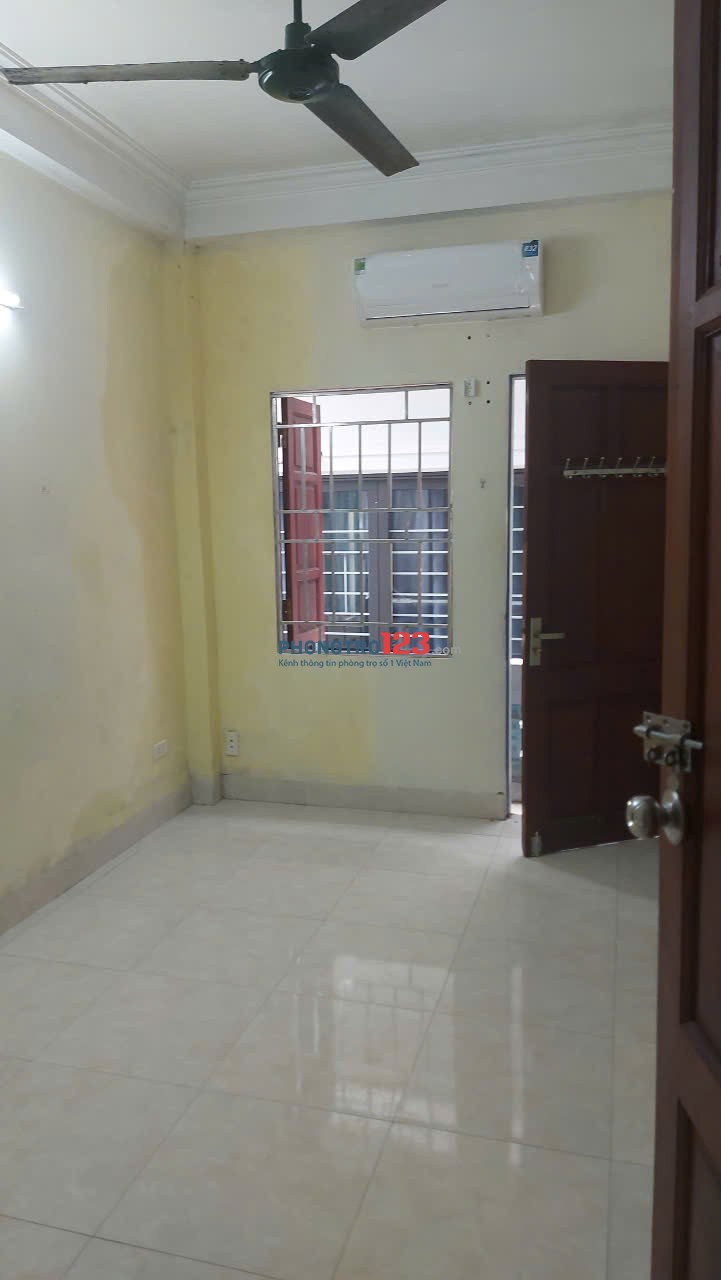 Cho thuê nhà chính chủ 5 tầng ngay đầu ngõ 142 đường Kim Giang p Đại Kim