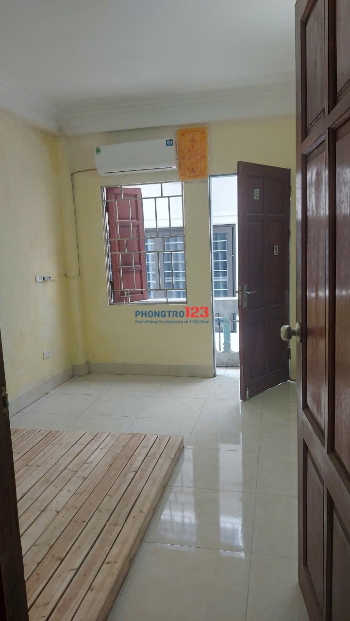 Cho thuê nhà chính chủ 5 tầng ngay đầu ngõ 142 đường Kim Giang p Đại Kim