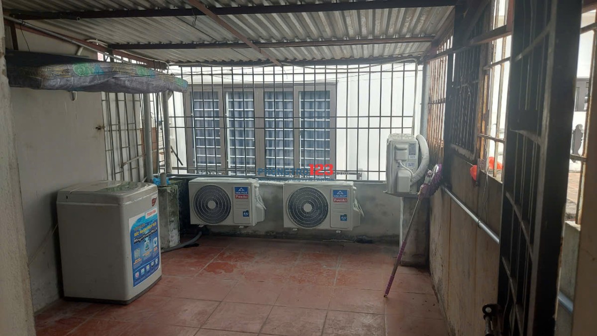 Cho thuê nhà chính chủ 5 tầng ngay đầu ngõ 142 đường Kim Giang p Đại Kim