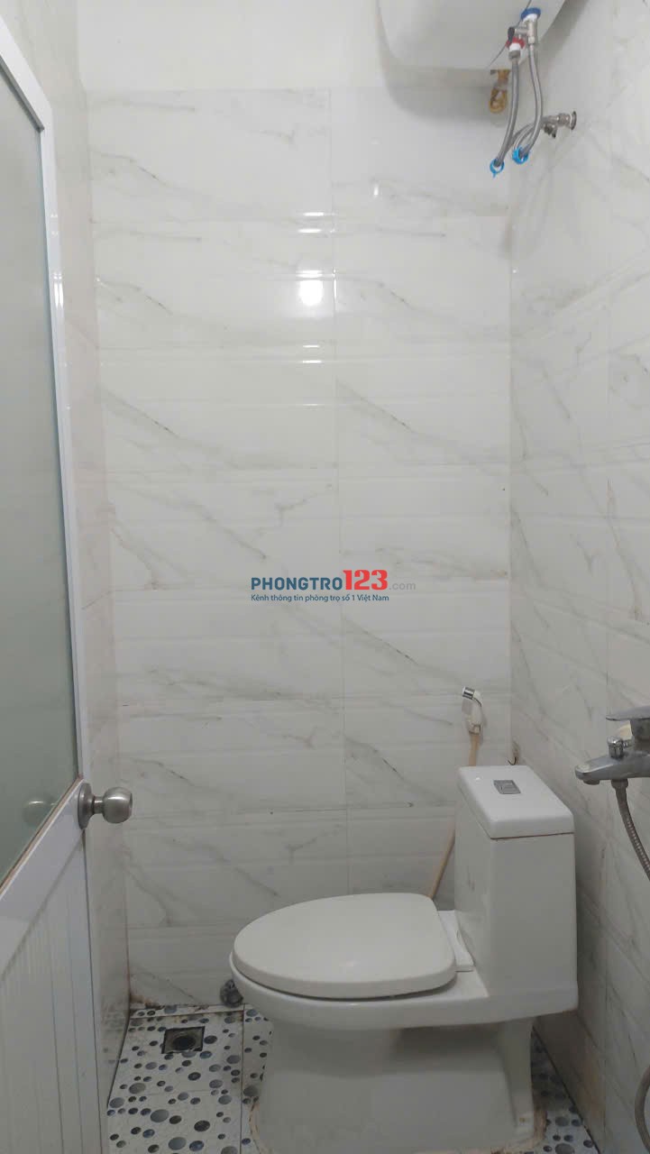 Cho thuê nhà chính chủ 5 tầng ngay đầu ngõ 142 đường Kim Giang p Đại Kim