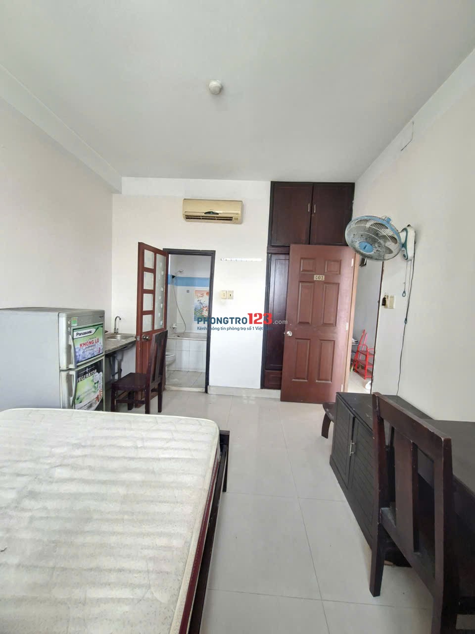 Phòng hướng ban công, thoáng ngay Tân Thới Hiệp, gần CV PMQT