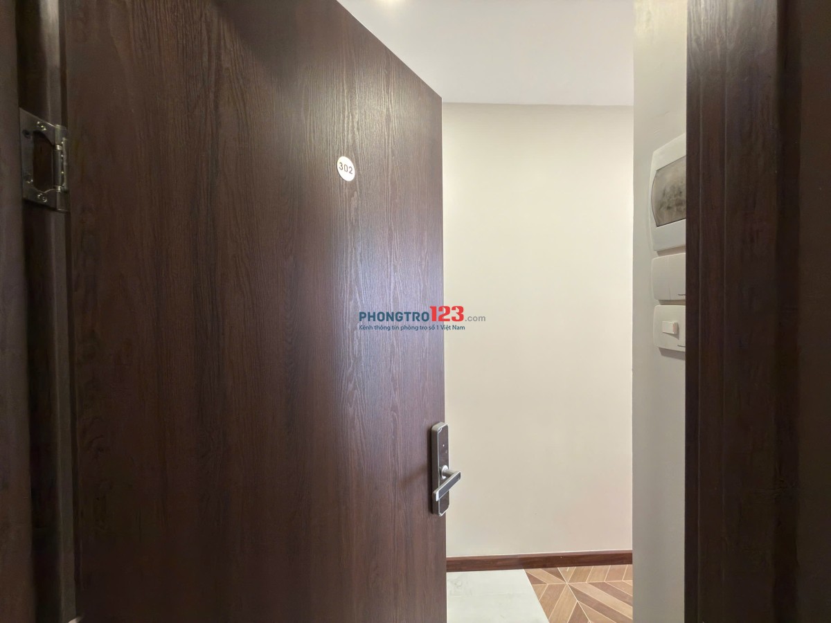 Cho thuê căn hộ 1 phòng ngủ ban công siêu thoáng mát tại nguyễn cửu vân, Bình Thạnh