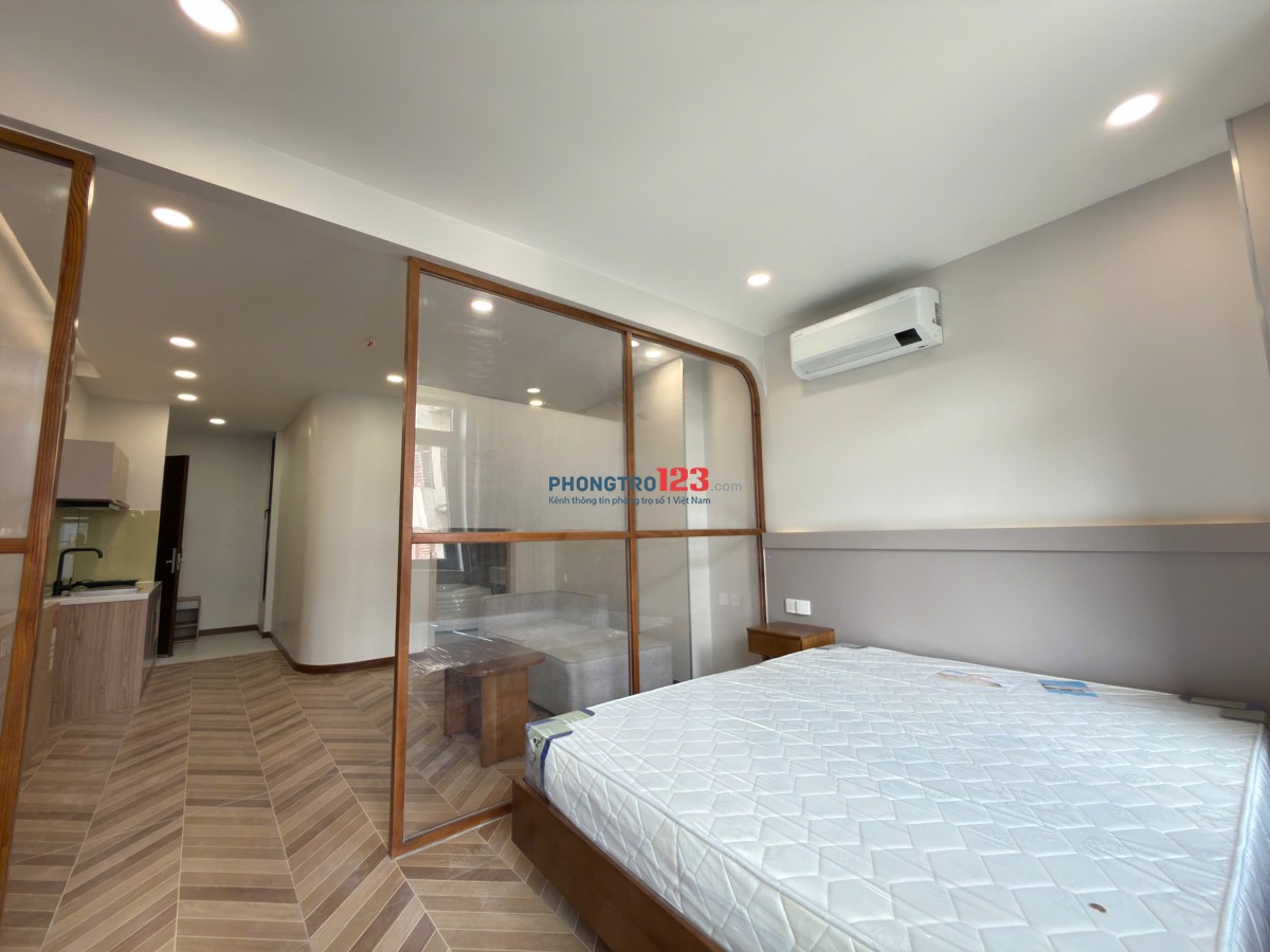Cho thuê căn hộ 1 phòng ngủ ban công siêu thoáng mát tại nguyễn cửu vân, Bình Thạnh