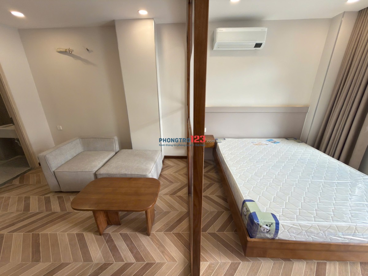 Cho thuê căn hộ 1 phòng ngủ ban công siêu thoáng mát tại nguyễn cửu vân, Bình Thạnh