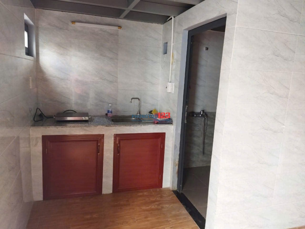 Phòng có gác cao 1m7 + SÂN RỘNG thoáng – full tiện nghi – Tân Bình