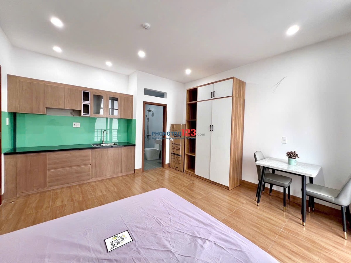 Căn hộ studio ban công rộng_Ngay trung tâm quận 2_View nhiều cây xanh hoà hợp với thiên nhiên