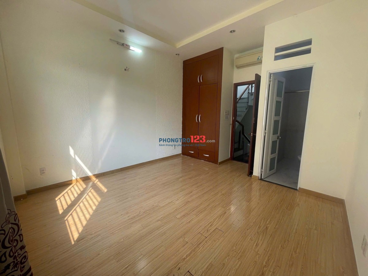 CÓ CỬA SỔ, CÓ MÁY LẠNH NGAY EMART PHAN HUY ÍCH