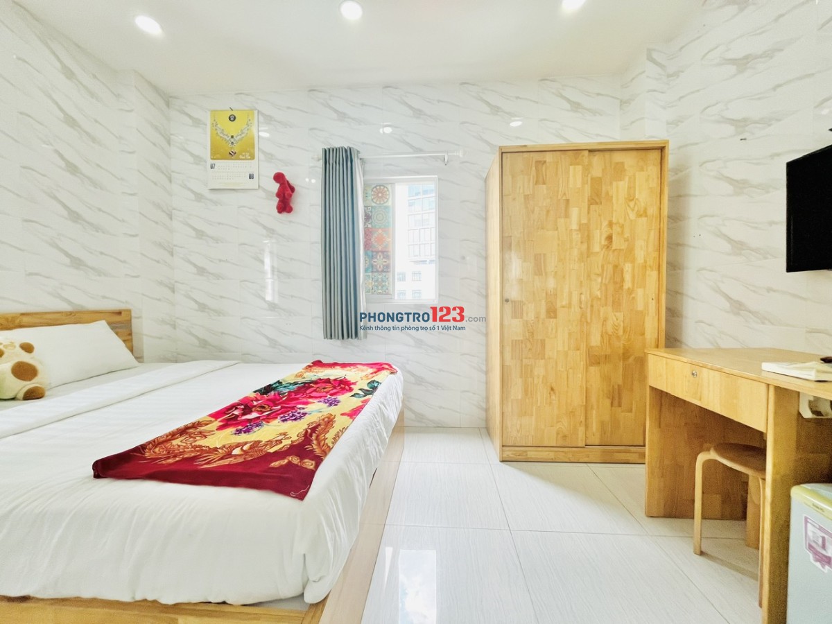 Phòng cửa sổ Hồ Hảo Hớn Q1 Hướng Võ Văn Kiệt chợ Nga ĐH Văn Lang Soho