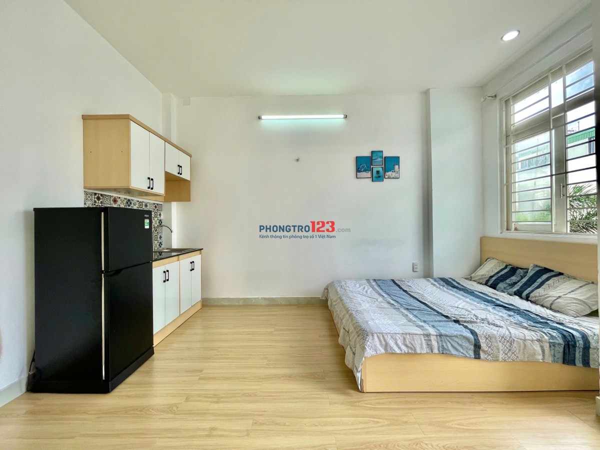 CHO THUÊ PHÒNG TRỌ 30m2 BAN CÔNG RIÊNG NGAY CHỢ BÀ CHIỂU- NƠ TRANG LONG, BÌNH THẠNH