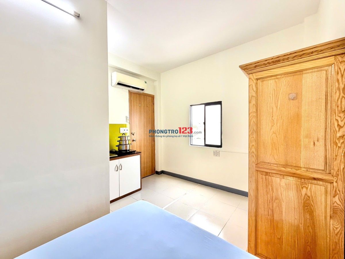 PHÒNG CỬA SỔ THOÁNG NGAY XÔ VIẾT NGHỆ TĨNH SAT VÁCH HUTECH, 2' RA BỜ KÈ TẦM VU