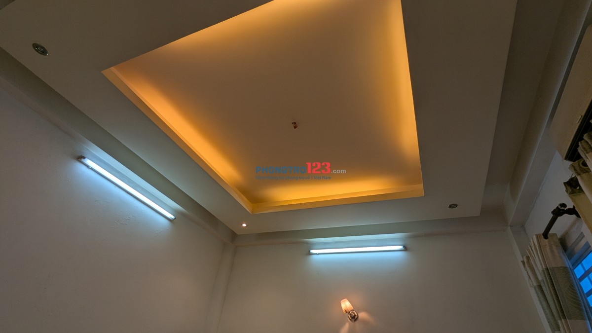PHÒNG TRỌ NỮ CÓ BAN CÔNG VÀ MÁY LẠNH