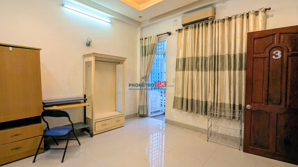 PHÒNG TRỌ NỮ CÓ BAN CÔNG VÀ MÁY LẠNH
