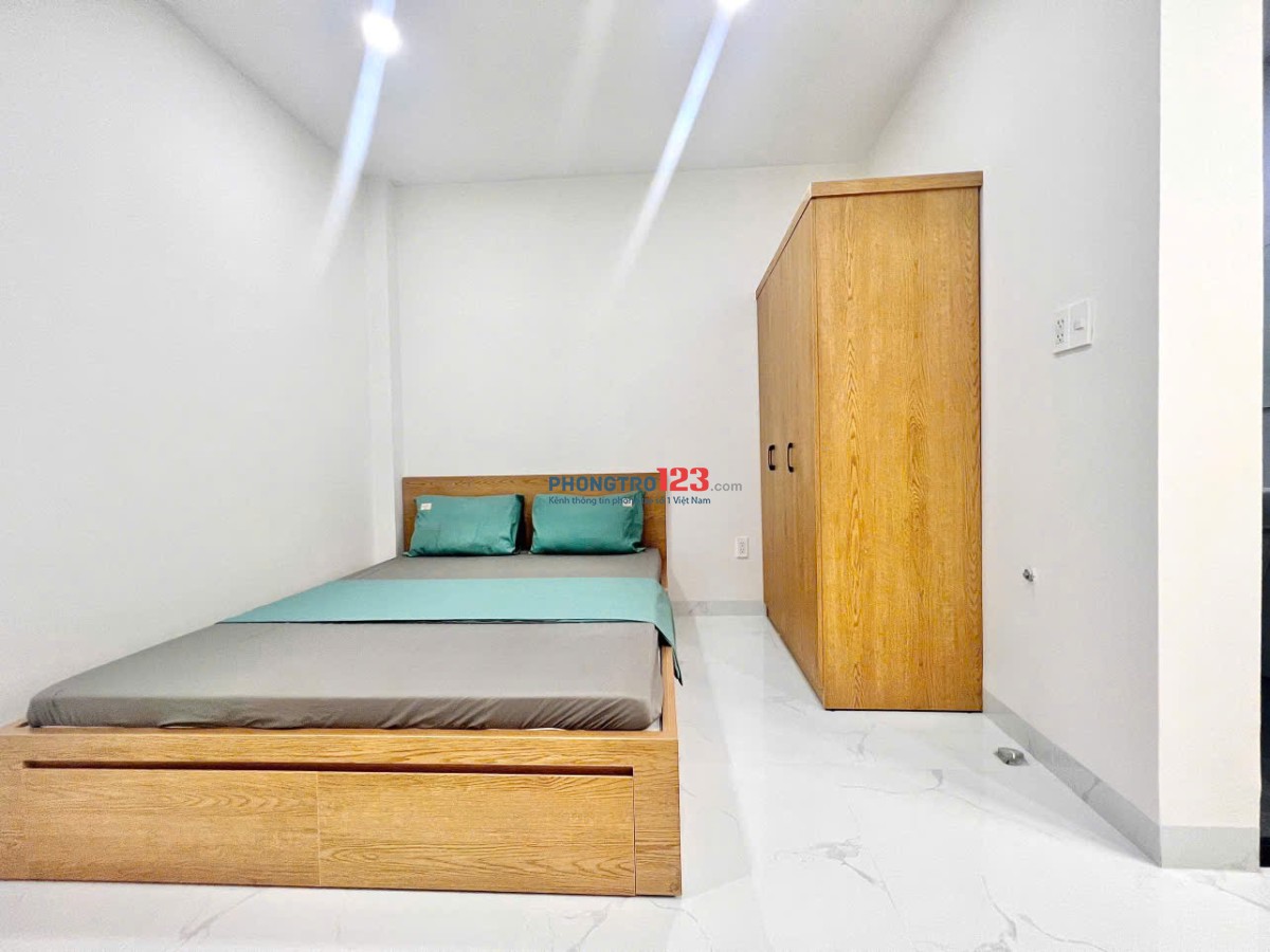 Phòng Cửa Sổ Mới Xây - Tân Thuận Tây gần UFM, Khu chế xuất