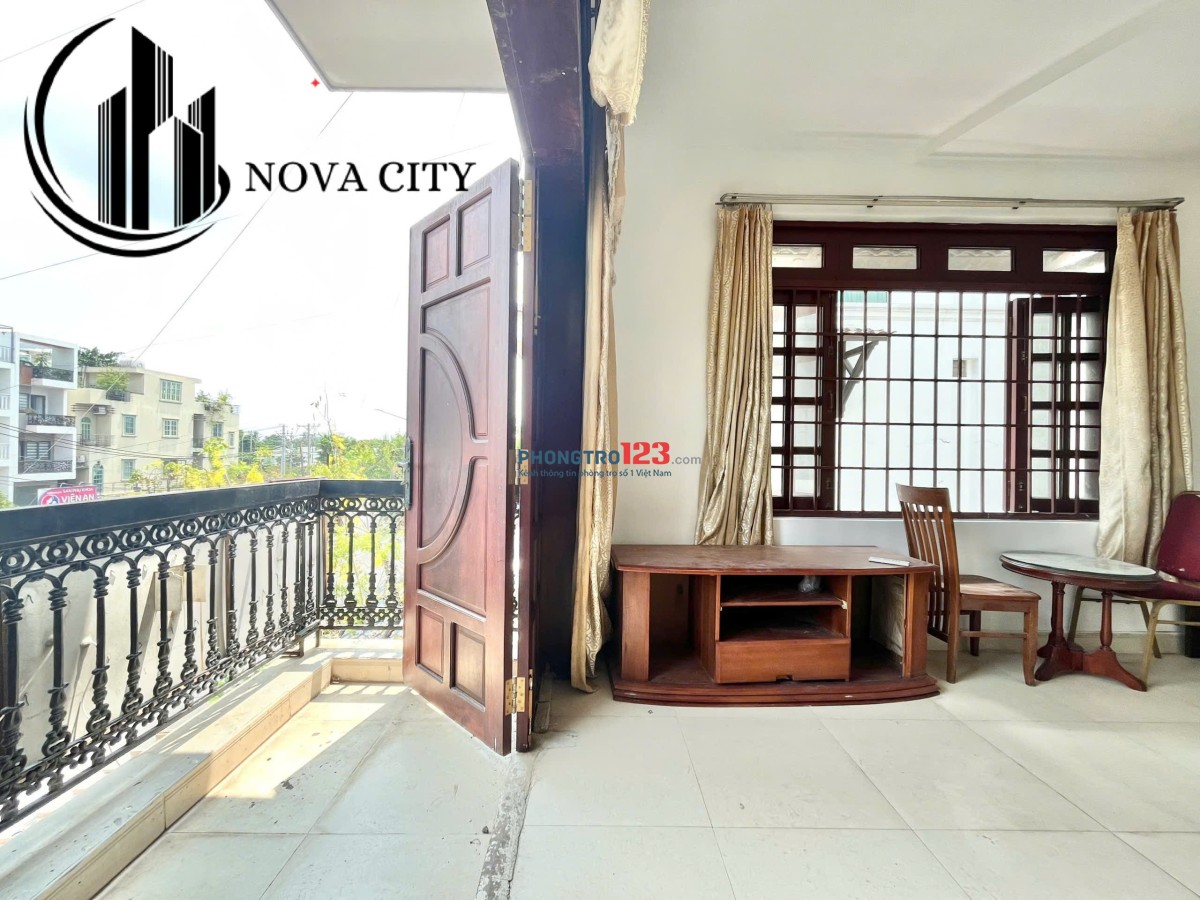 Cho thuê căn hộ ban công siêu rộng ngay AEON Quận 8