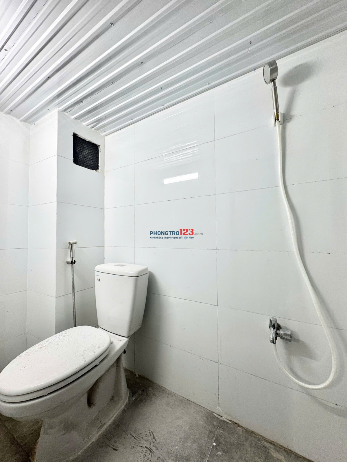Gần ngã 4 Thủ Đức, khu CNC, Phòng mới xây 100% khai trương,có máy lạnh