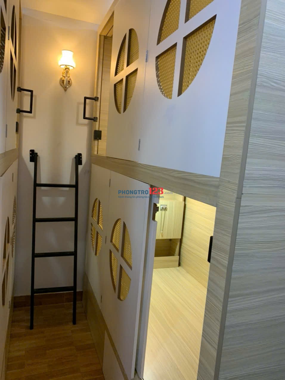 Sleepbox nữ - lầu 1 ban công & cửa sổ - phòng 4 người - bao hết chi phí-Ngay Đại Học Công Nghiệp CS1