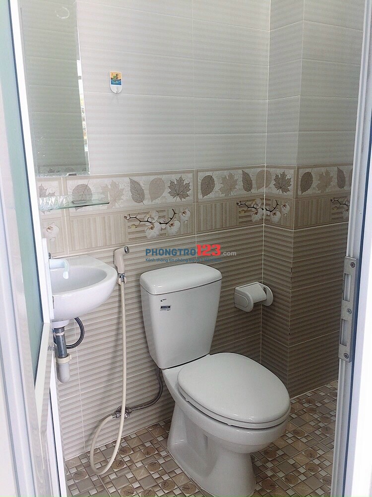 PHÒNG CHO THUÊ CÓ 2 BAN CÔNG THOÁNG MÁT ĐẦY ĐỦ TIỆN NGHI