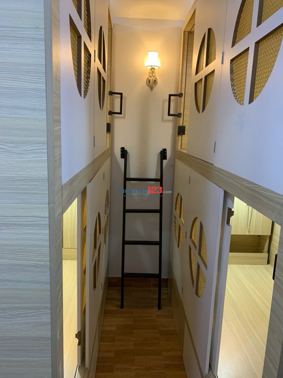 Sleepbox nữ - lầu 1 ban công & cửa sổ - phòng 4 người - bao hết chi phí-Ngay Đại Học Công Nghiệp CS1
