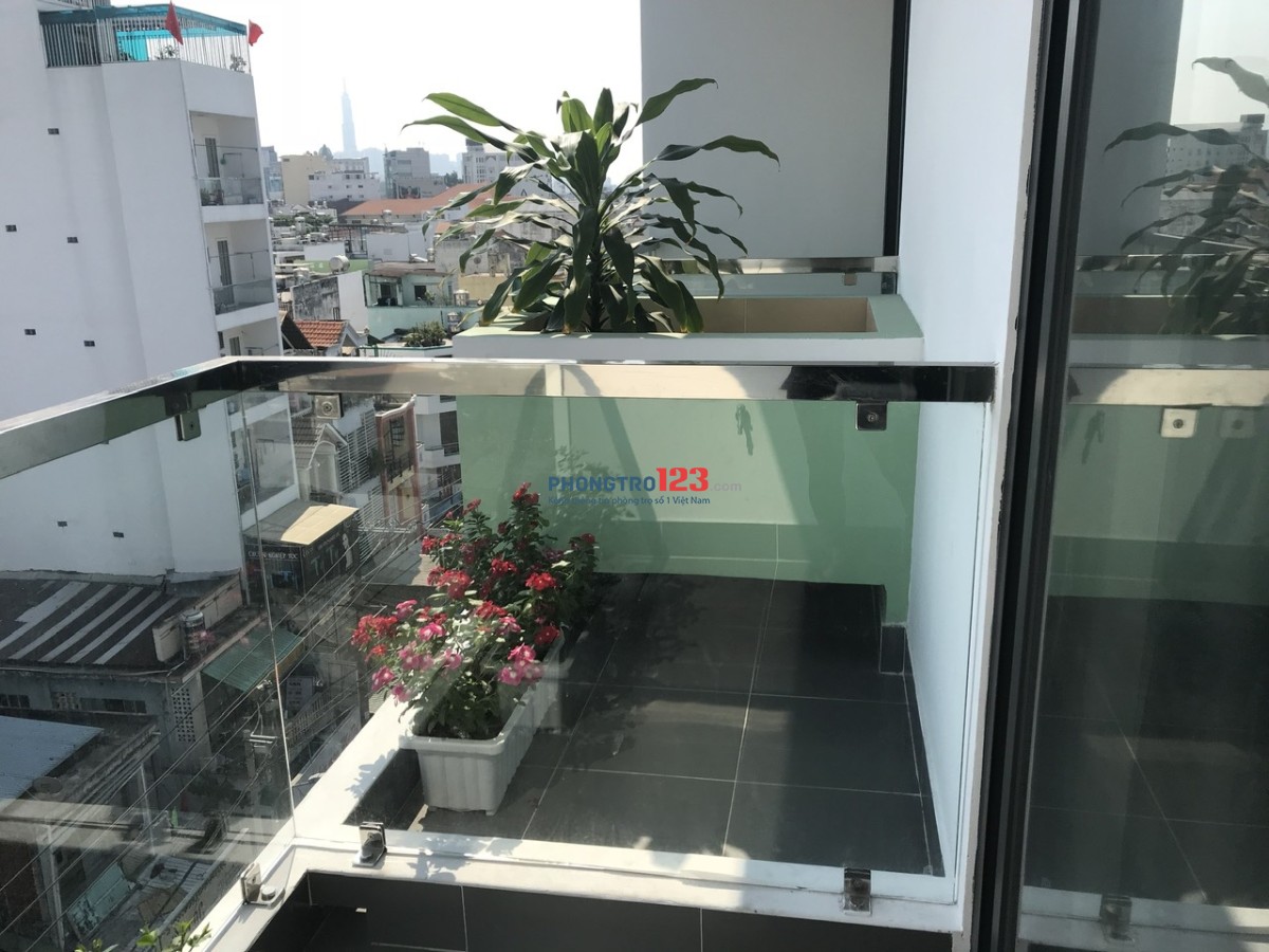 PHÒNG CHO THUÊ CÓ 2 BAN CÔNG THOÁNG MÁT ĐẦY ĐỦ TIỆN NGHI