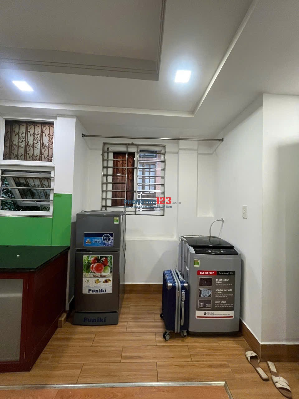 Căn Hộ Cửa Sổ Full Nội Thất - Máy Giặt Riêng - Gần Cầu Thị Nghè, Ngã Tư Hàng Xanh, Q1