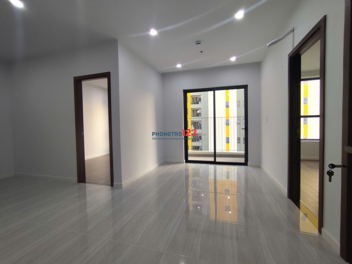 Cho thuê CH 2PN/2WC Emerald Bcons Mall Làng Đại học Thủ đức 6.7tr/ tháng