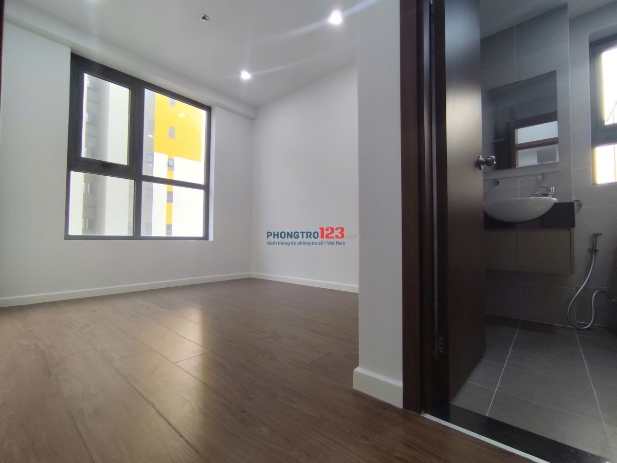 Cho thuê CH 2PN/2WC Emerald Bcons Mall Làng Đại học Thủ đức 6.7tr/ tháng