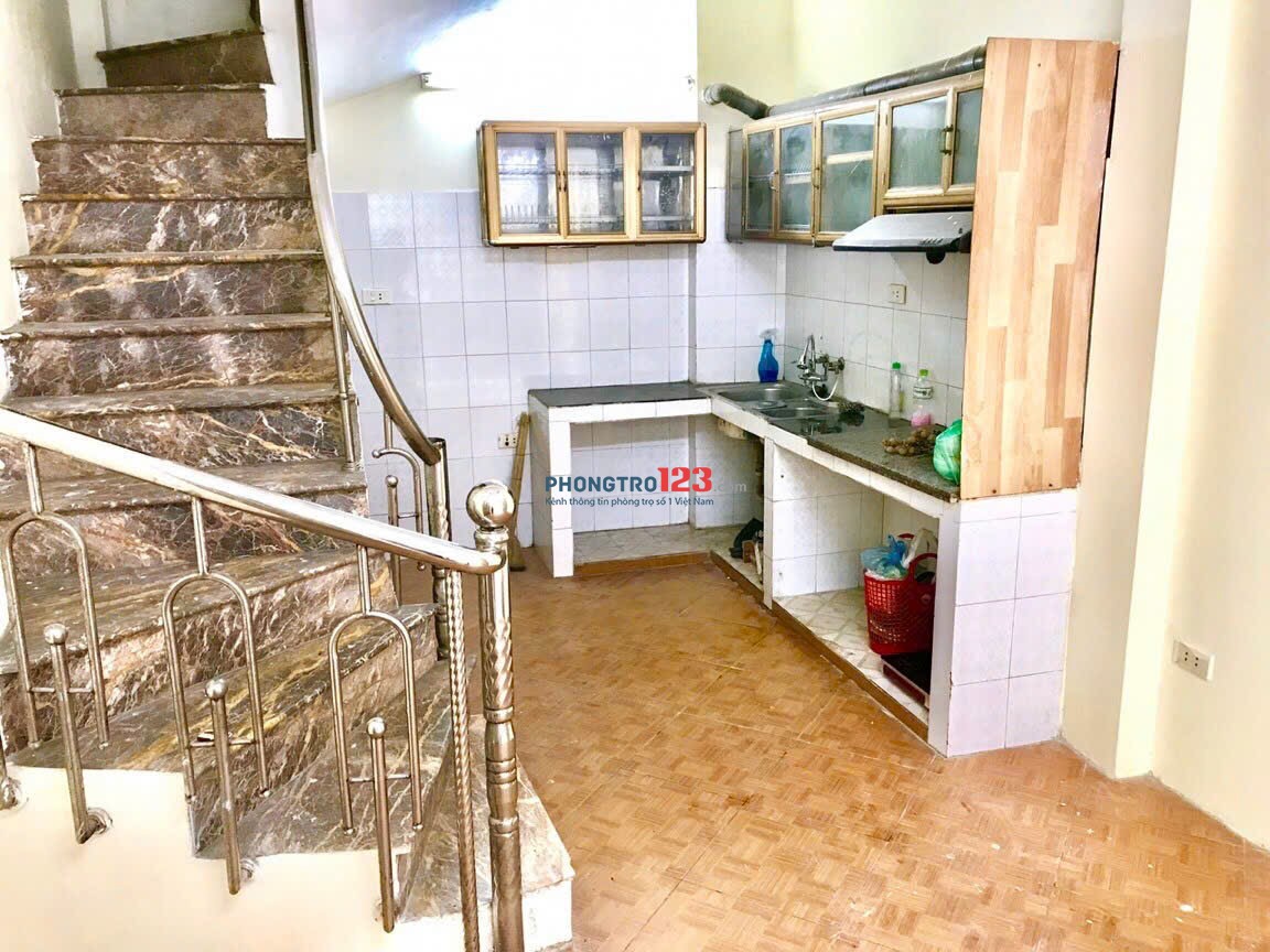 Cho thuê nhà riêng tại NGÕ 189 Hoàng Hoa Thám