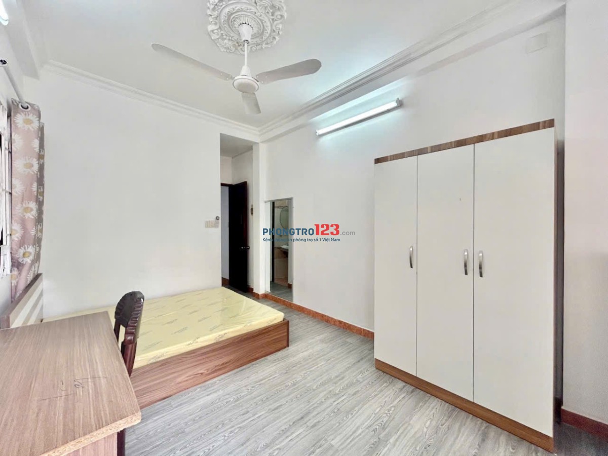 CHO THUÊ PHÒNG BAN CÔNG TRUNG TÂM BÌNH THẠNH – GẦN NGÃ TƯ HÀNG XANH