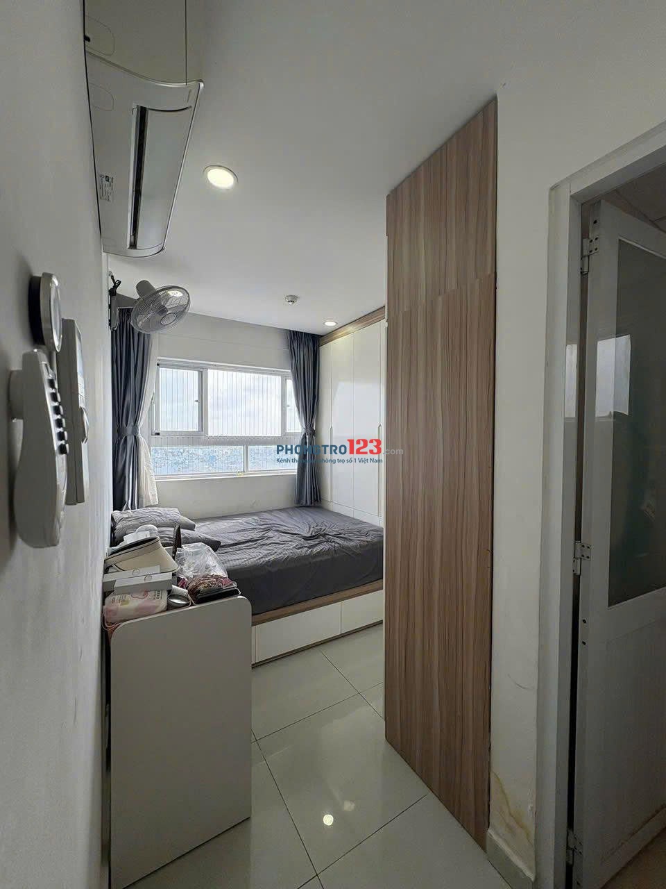 Căn hộ Oriental Plaza, Âu Cơ, Tân Phú: 12tr/th, 2p ngủ,78m2,NT, Nhà mới