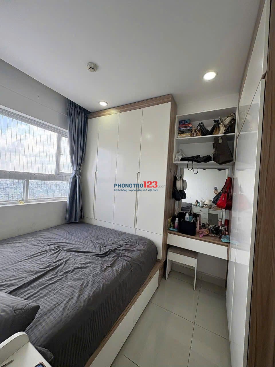 Căn hộ Oriental Plaza, Âu Cơ, Tân Phú: 12tr/th, 2p ngủ,78m2,NT, Nhà mới