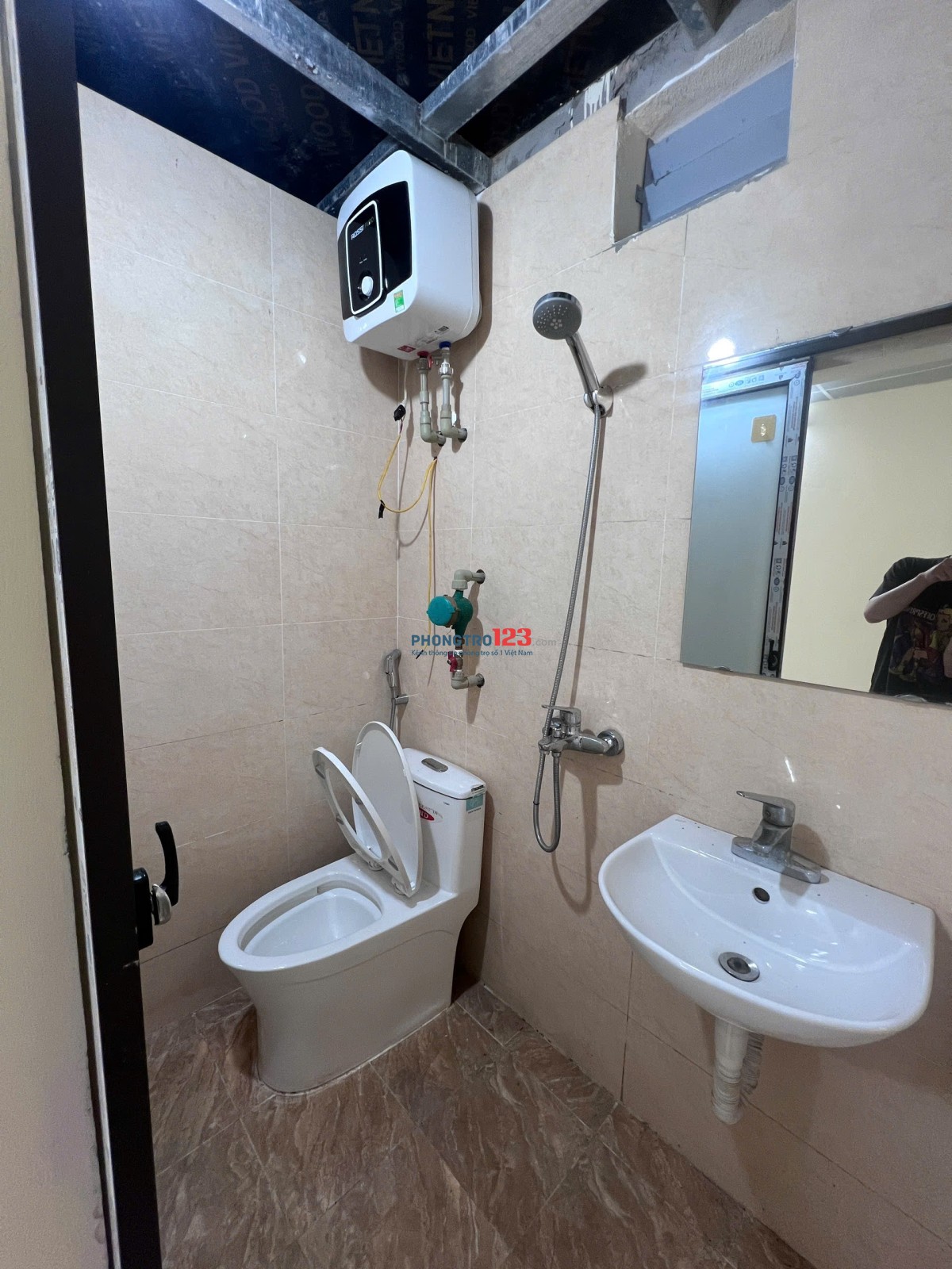 Cho thuê phòng trọ khép kín full đồ giá rẻ khu vực Hồng Hà