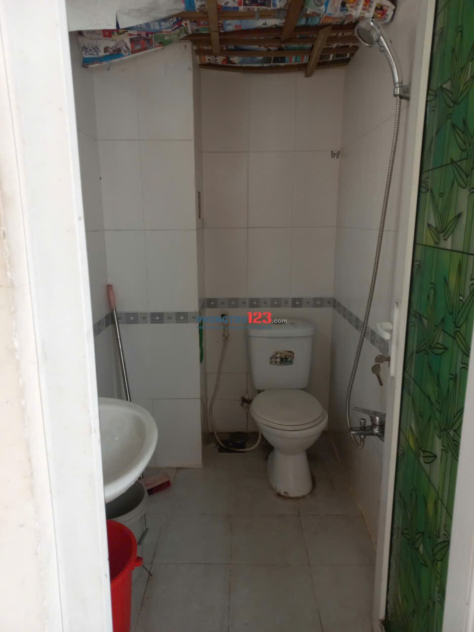 Phòng trọ cho thuê, có sân thượng riêng rất rộng, thoáng mát